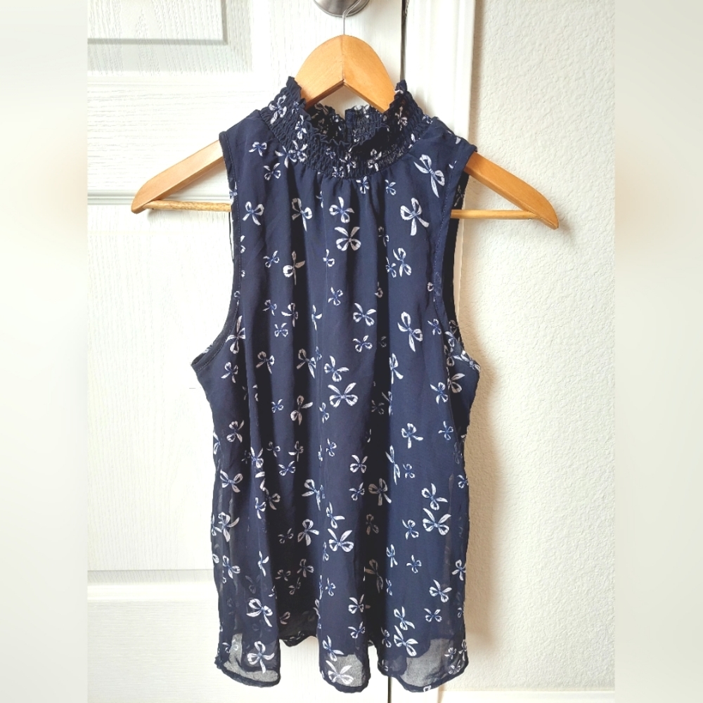 Womens sleeveless Turtleneck blouse